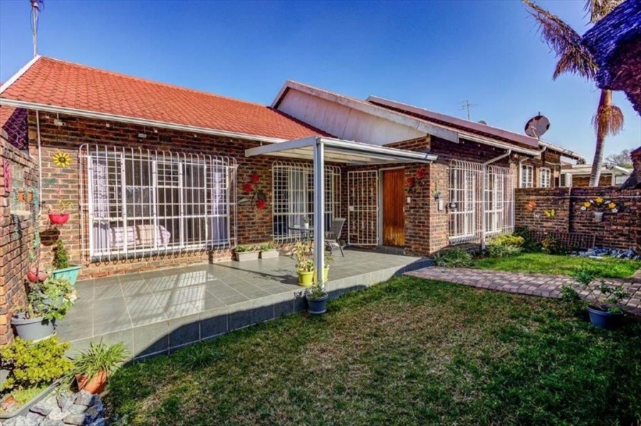 3 Bedroom Property for Sale in Edleen Gauteng