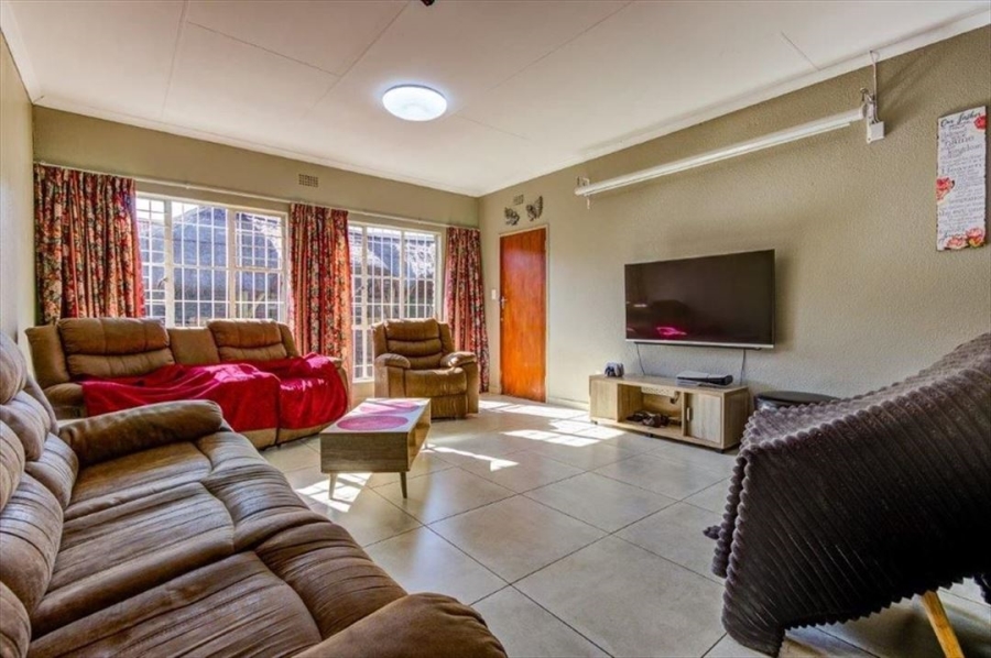 3 Bedroom Property for Sale in Edleen Gauteng