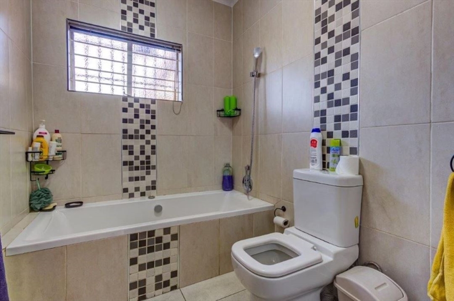3 Bedroom Property for Sale in Edleen Gauteng