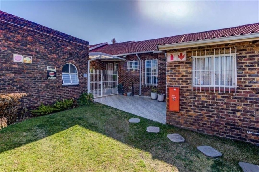 3 Bedroom Property for Sale in Edleen Gauteng