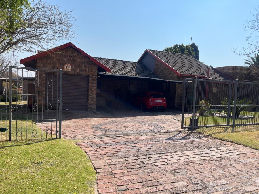 To Let 3 Bedroom Property for Rent in Norkem Park Gauteng