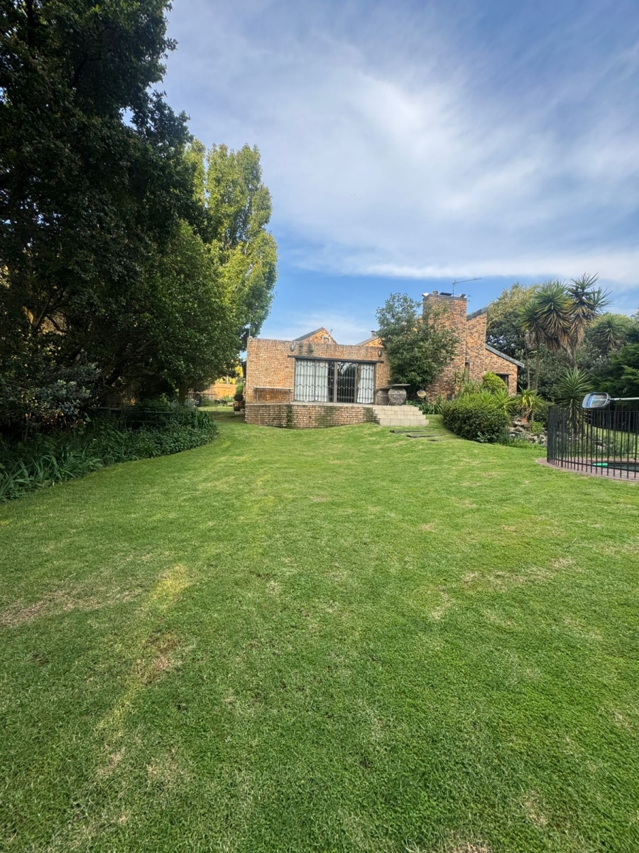 4 Bedroom Property for Sale in Wendywood Gauteng