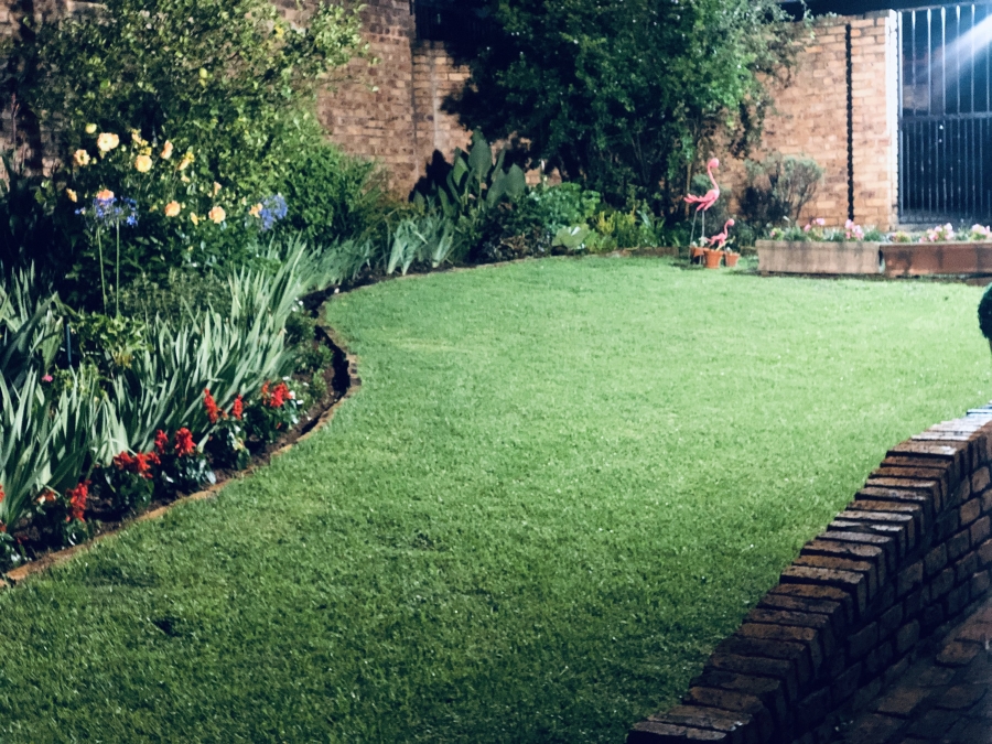 4 Bedroom Property for Sale in Wendywood Gauteng
