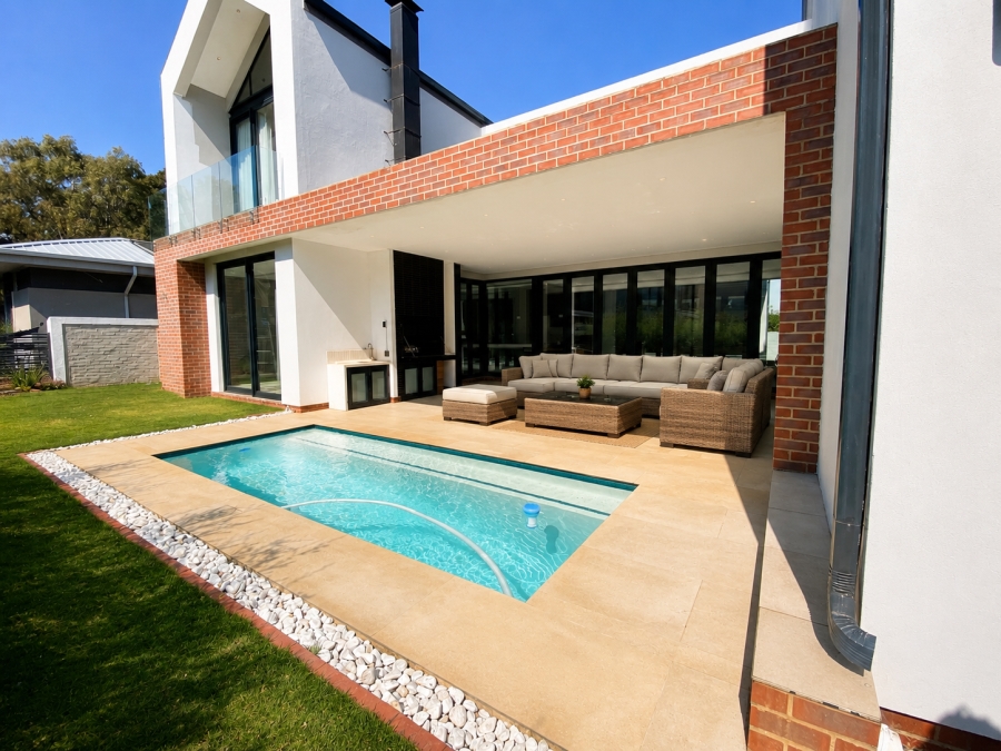 To Let 4 Bedroom Property for Rent in Neighbourhood Estate Gauteng
