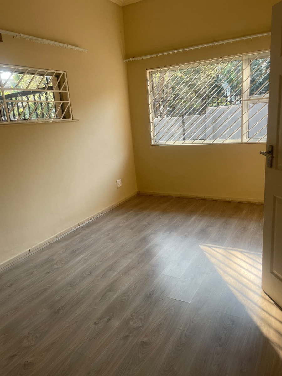 To Let 1 Bedroom Property for Rent in Florida Glen Gauteng