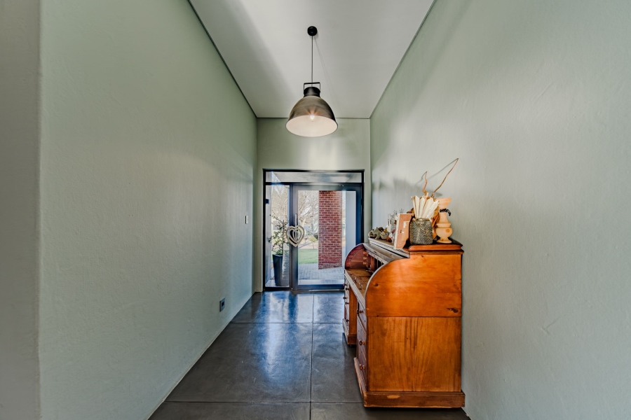 4 Bedroom Property for Sale in Lombardy Estate Gauteng