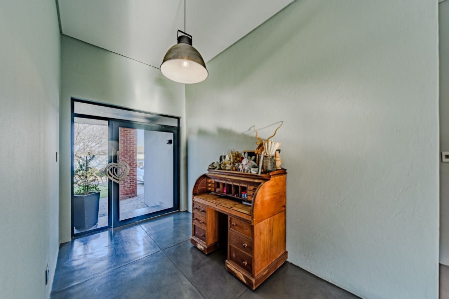4 Bedroom Property for Sale in Lombardy Estate Gauteng