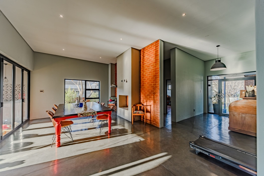 4 Bedroom Property for Sale in Lombardy Estate Gauteng