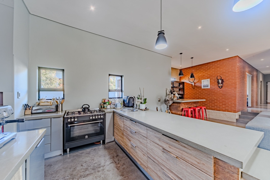 4 Bedroom Property for Sale in Lombardy Estate Gauteng