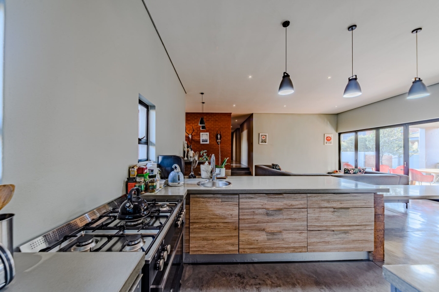 4 Bedroom Property for Sale in Lombardy Estate Gauteng
