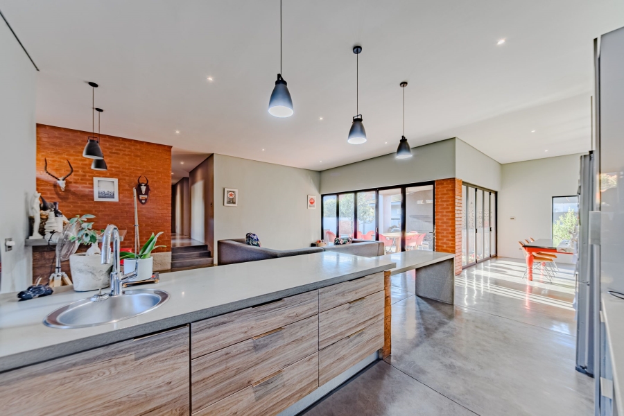 4 Bedroom Property for Sale in Lombardy Estate Gauteng