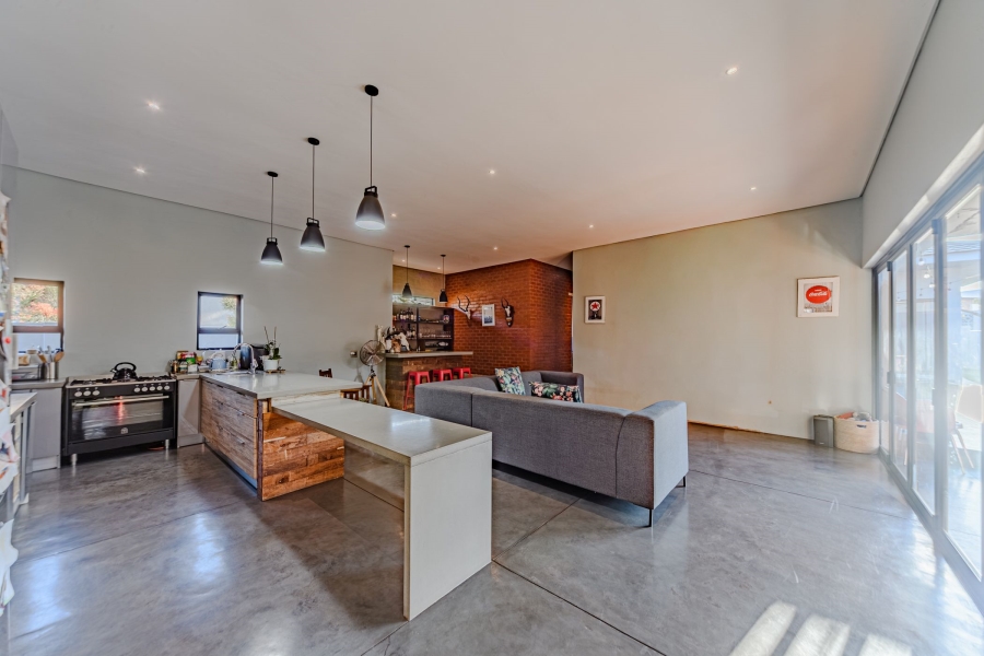 4 Bedroom Property for Sale in Lombardy Estate Gauteng