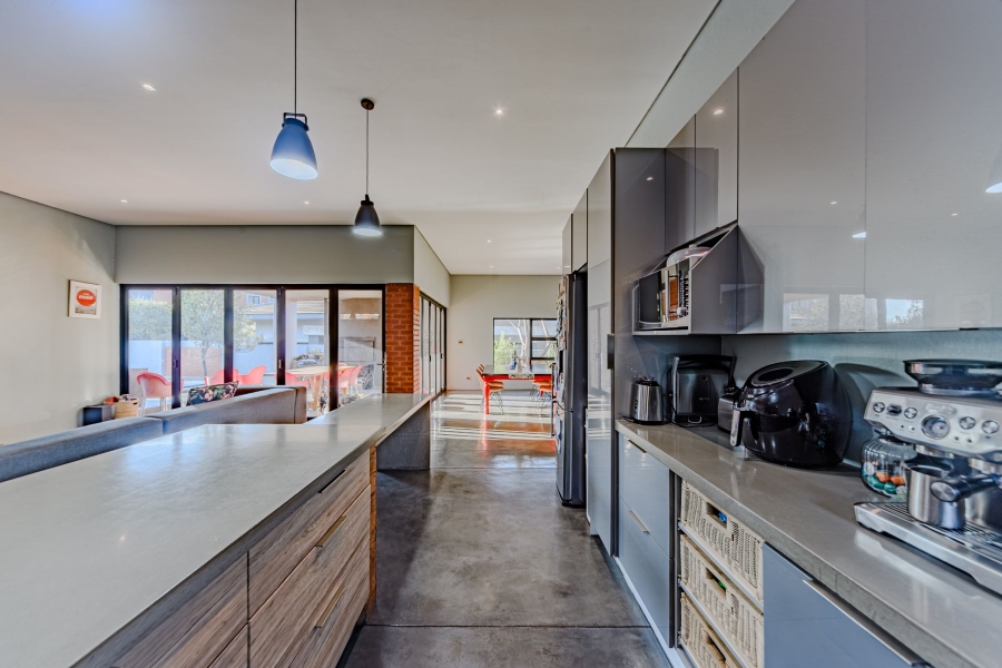 4 Bedroom Property for Sale in Lombardy Estate Gauteng