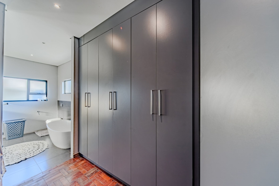 4 Bedroom Property for Sale in Lombardy Estate Gauteng