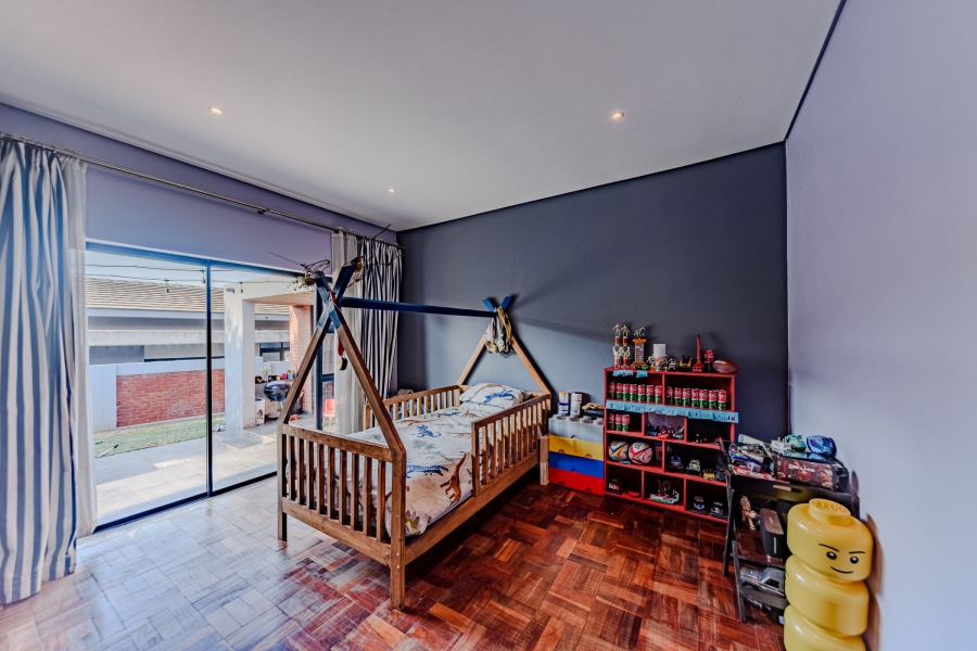 4 Bedroom Property for Sale in Lombardy Estate Gauteng