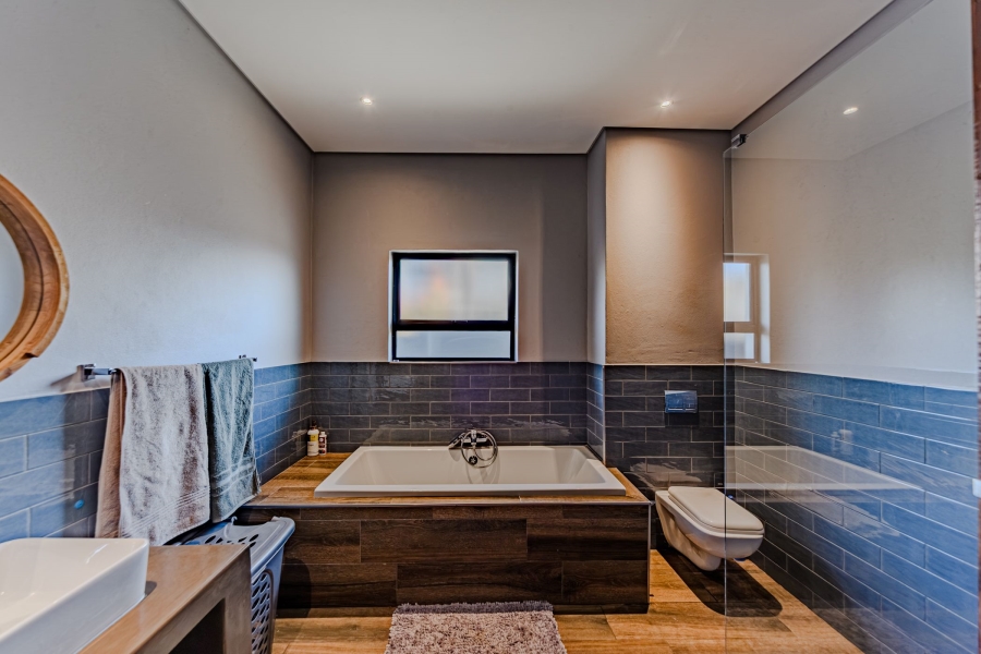 4 Bedroom Property for Sale in Lombardy Estate Gauteng