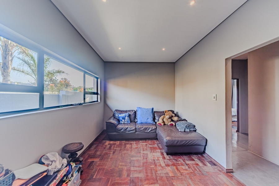 4 Bedroom Property for Sale in Lombardy Estate Gauteng
