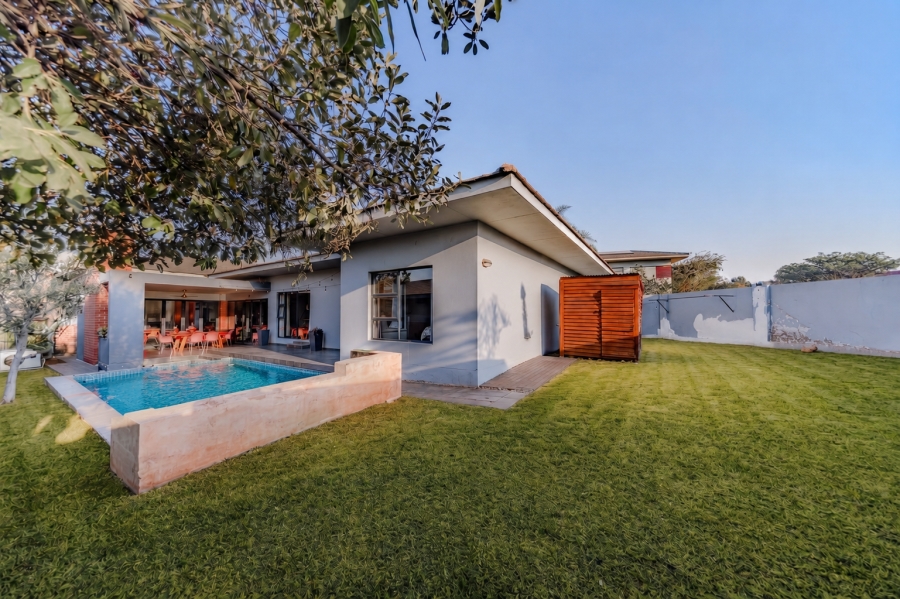4 Bedroom Property for Sale in Lombardy Estate Gauteng