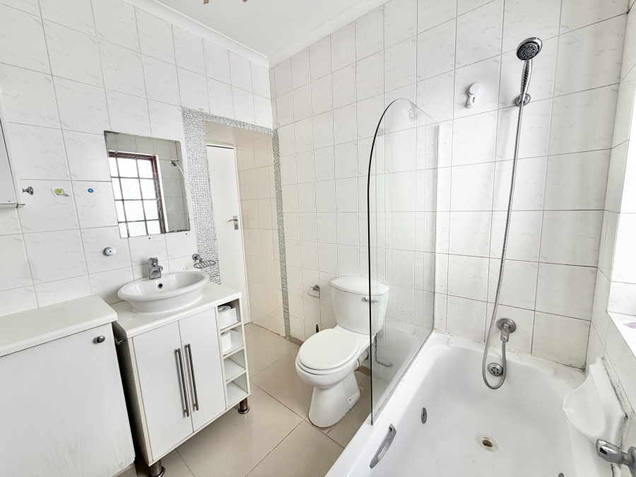 2 Bedroom Property for Sale in Halfway Gardens Gauteng