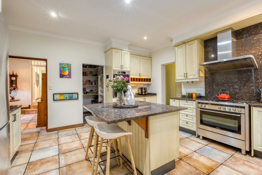 4 Bedroom Property for Sale in Sandhurst Gauteng