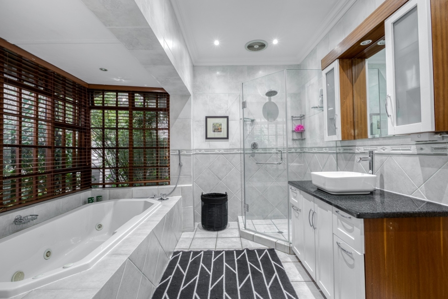 4 Bedroom Property for Sale in Sandhurst Gauteng