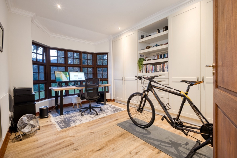 4 Bedroom Property for Sale in Sandhurst Gauteng