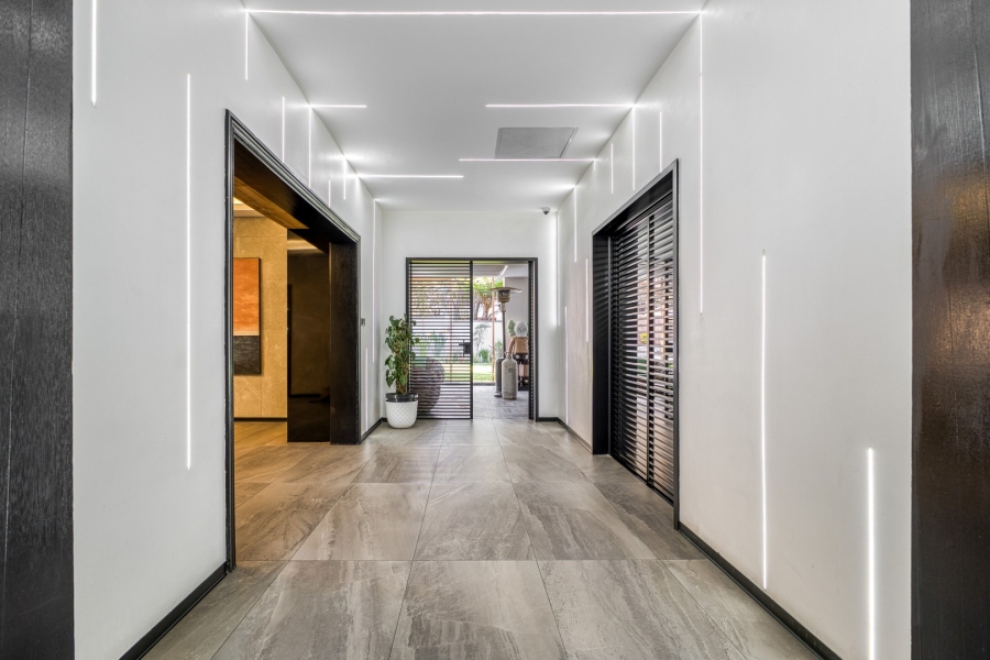 5 Bedroom Property for Sale in Bryanston Gauteng