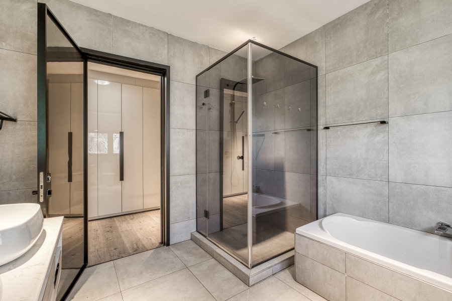 5 Bedroom Property for Sale in Bryanston Gauteng