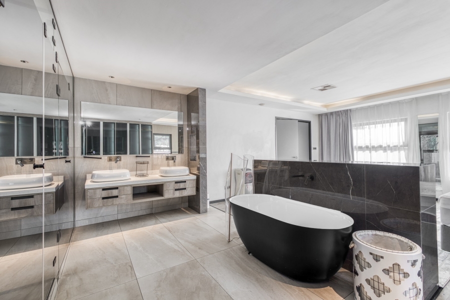 5 Bedroom Property for Sale in Bryanston Gauteng