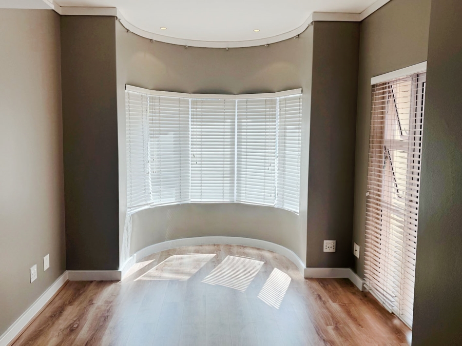 To Let 2 Bedroom Property for Rent in Melrose Gauteng