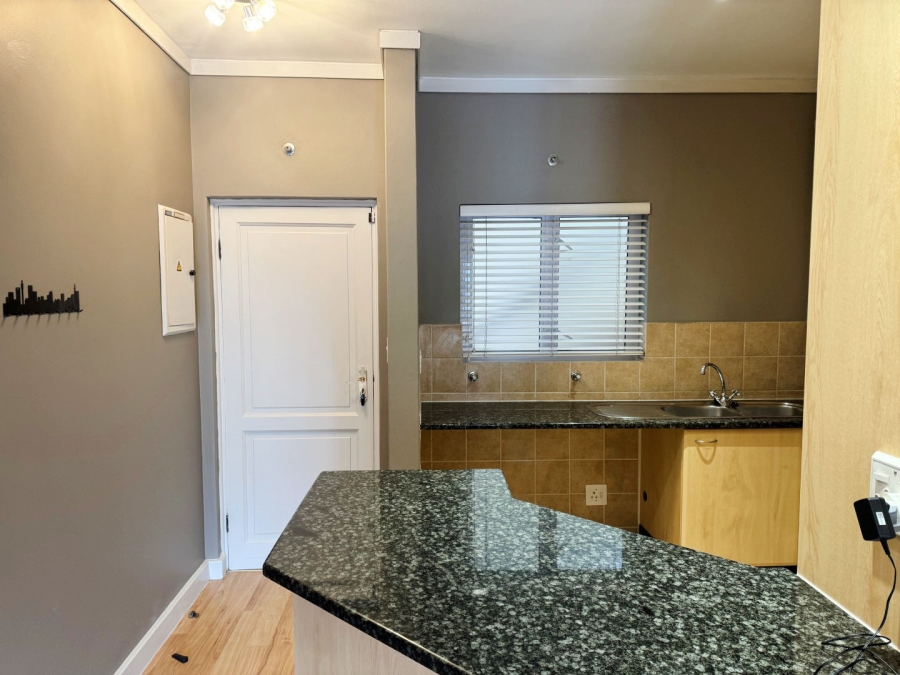 To Let 2 Bedroom Property for Rent in Melrose Gauteng