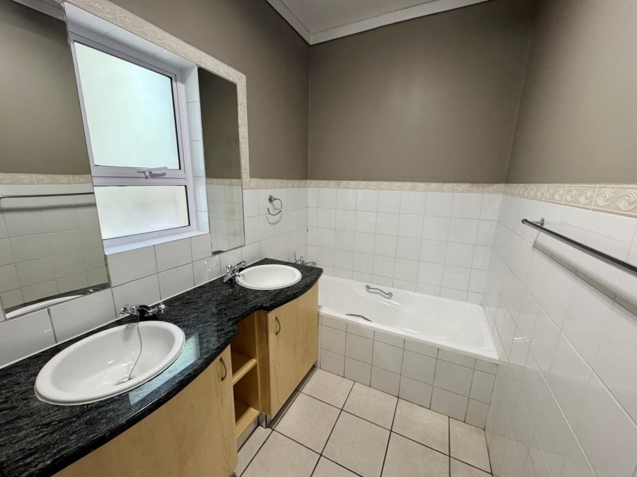 To Let 2 Bedroom Property for Rent in Melrose Gauteng