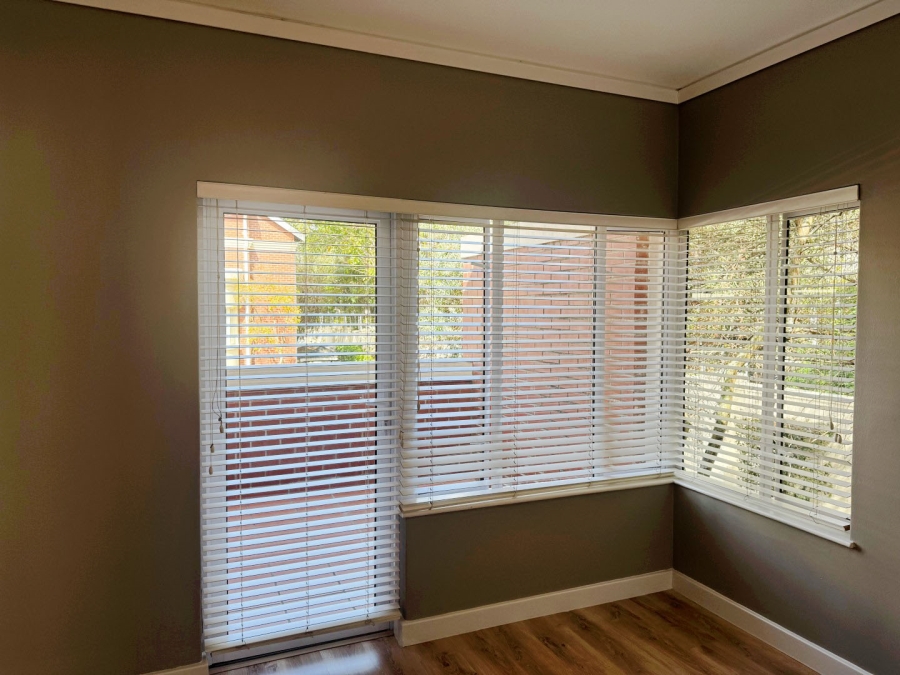 To Let 2 Bedroom Property for Rent in Melrose Gauteng