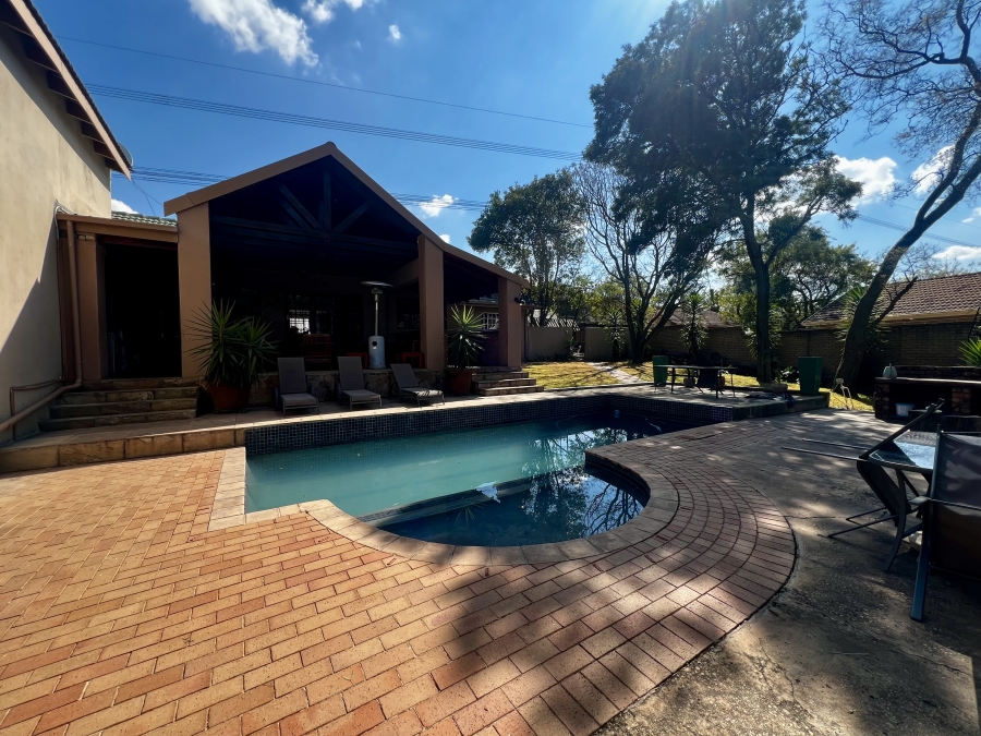 5 Bedroom Property for Sale in Paulshof Gauteng