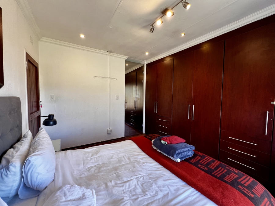 5 Bedroom Property for Sale in Paulshof Gauteng