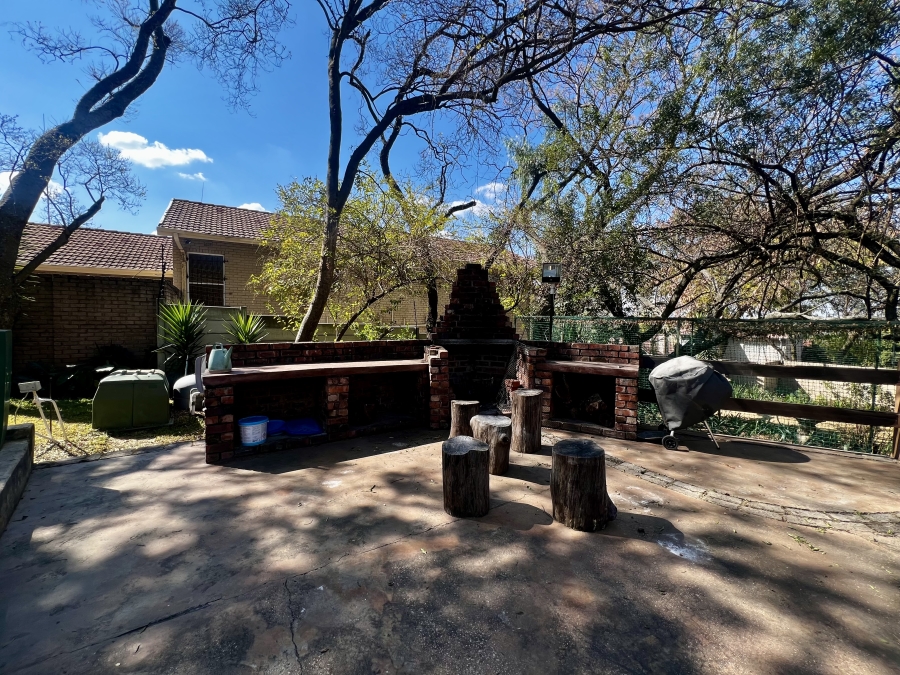 5 Bedroom Property for Sale in Paulshof Gauteng