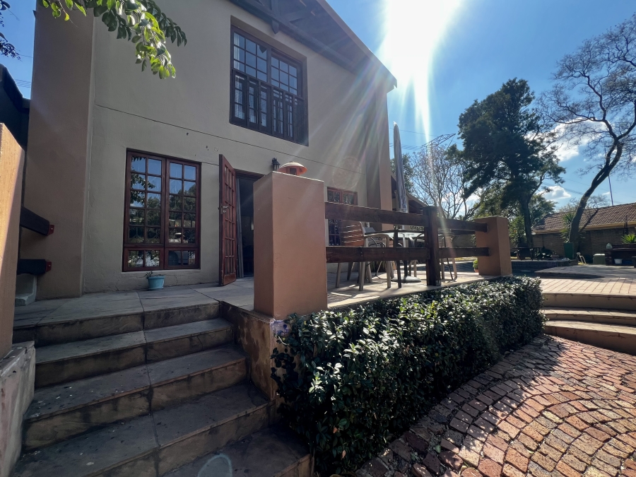 5 Bedroom Property for Sale in Paulshof Gauteng