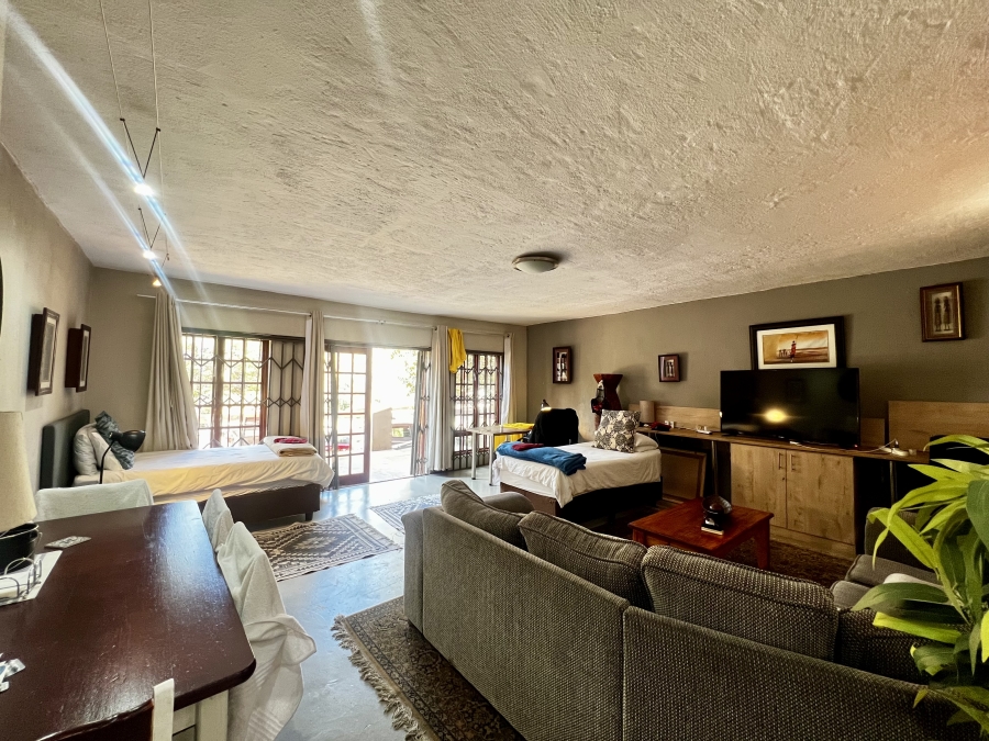 5 Bedroom Property for Sale in Paulshof Gauteng