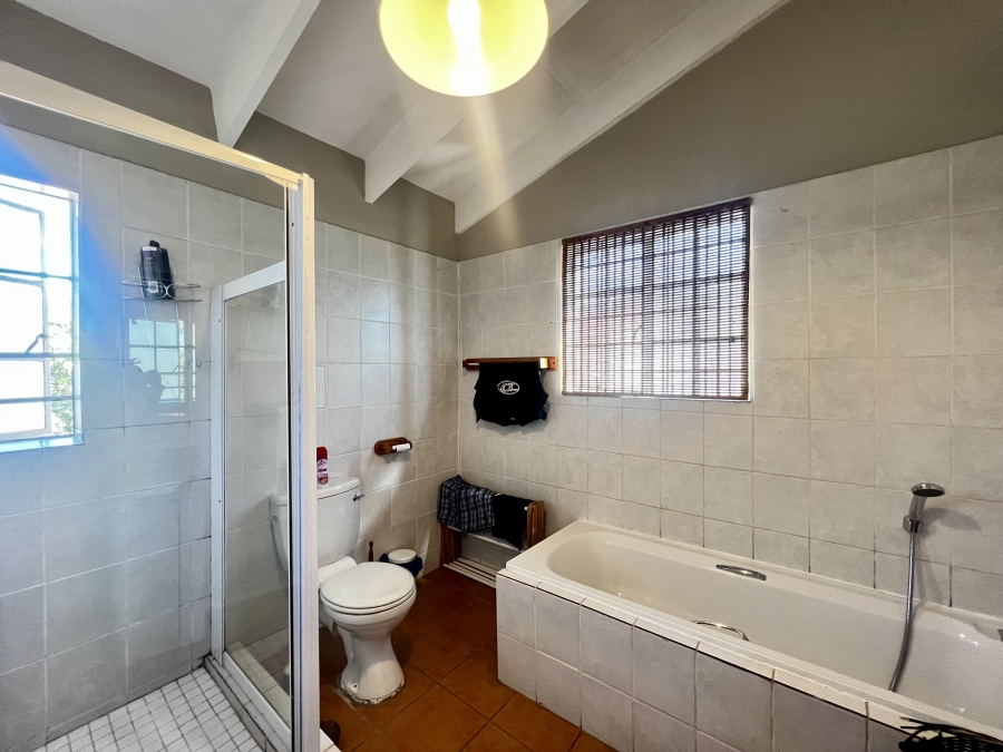 5 Bedroom Property for Sale in Paulshof Gauteng