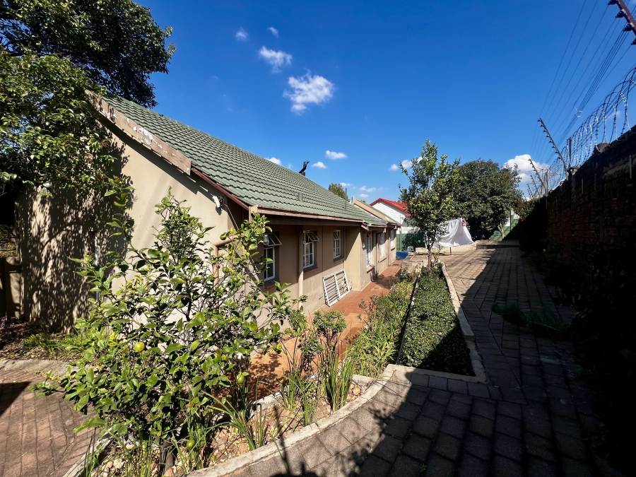 5 Bedroom Property for Sale in Paulshof Gauteng