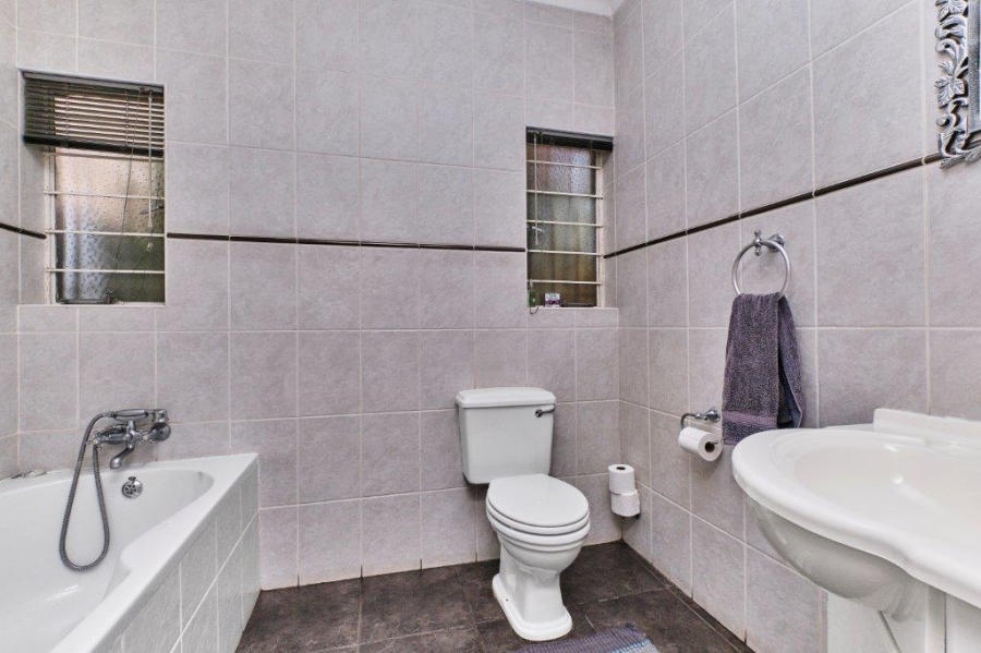 To Let 4 Bedroom Property for Rent in Randpark Ridge Gauteng
