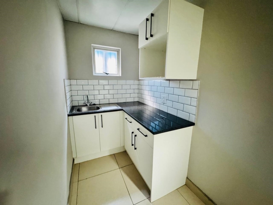 To Let Commercial Property for Rent in Kyalami Gauteng