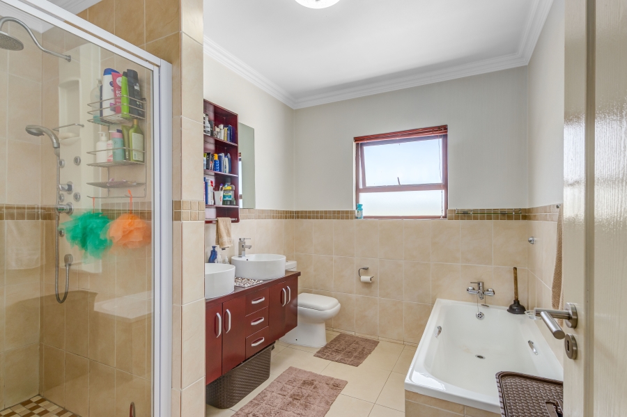 3 Bedroom Property for Sale in Barbeque Downs Gauteng