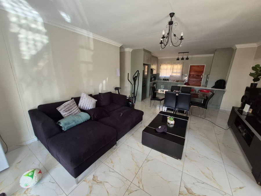 To Let 3 Bedroom Property for Rent in Heatherdale AH Gauteng