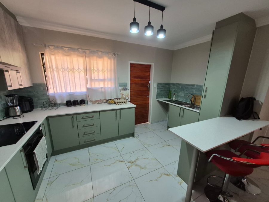 To Let 3 Bedroom Property for Rent in Heatherdale AH Gauteng