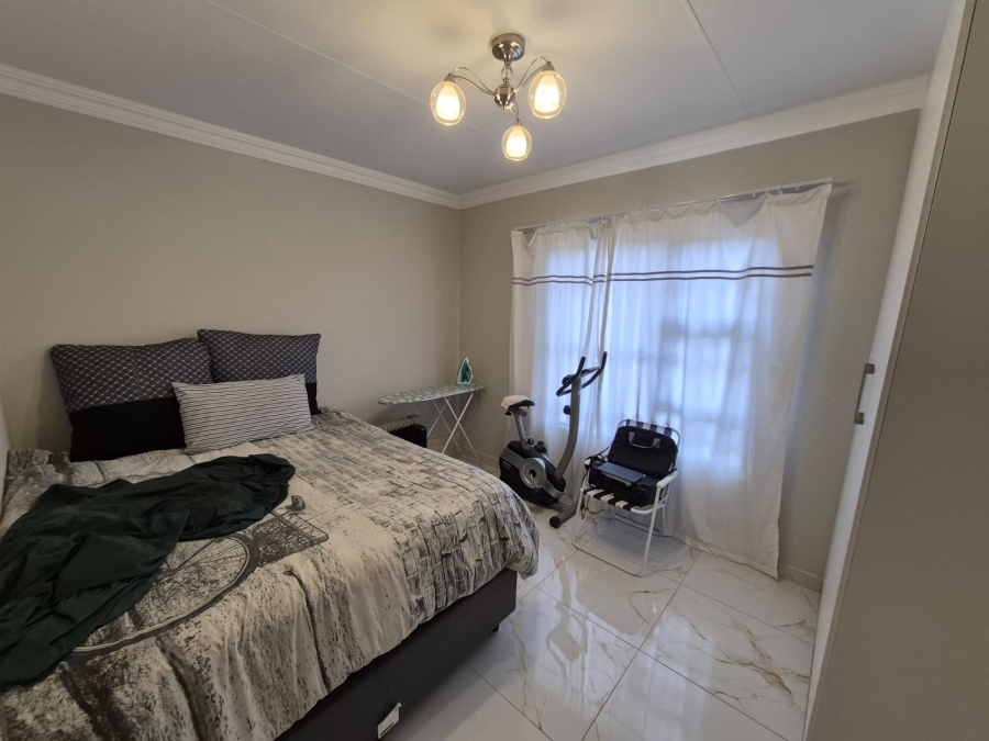 To Let 3 Bedroom Property for Rent in Heatherdale AH Gauteng