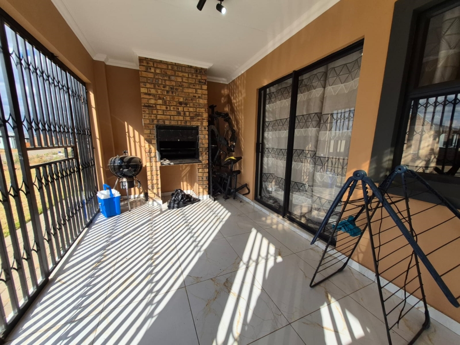 To Let 3 Bedroom Property for Rent in Heatherdale AH Gauteng