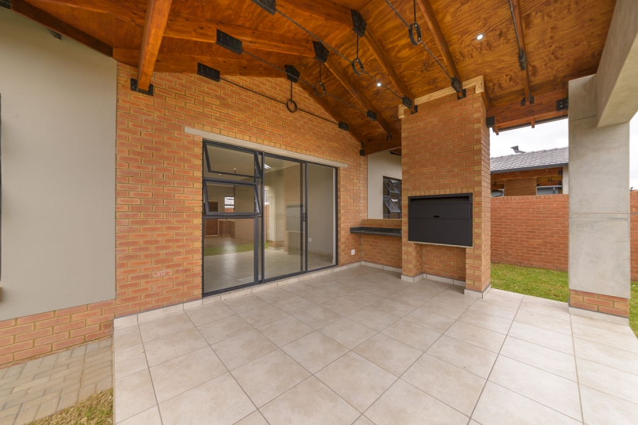 3 Bedroom Property for Sale in Six Fountains Residential Estate Gauteng