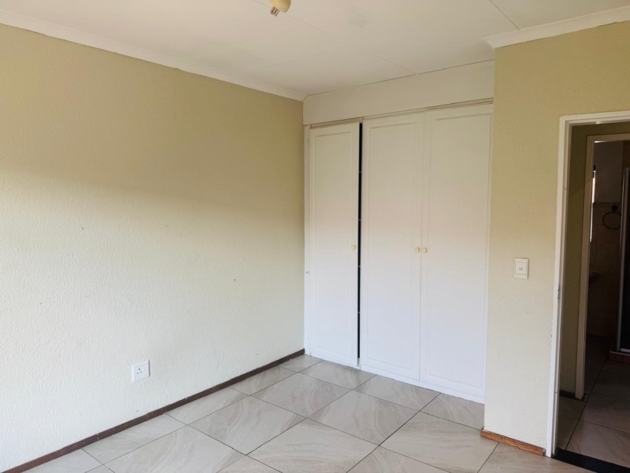 To Let 2 Bedroom Property for Rent in Halfway Gardens Gauteng
