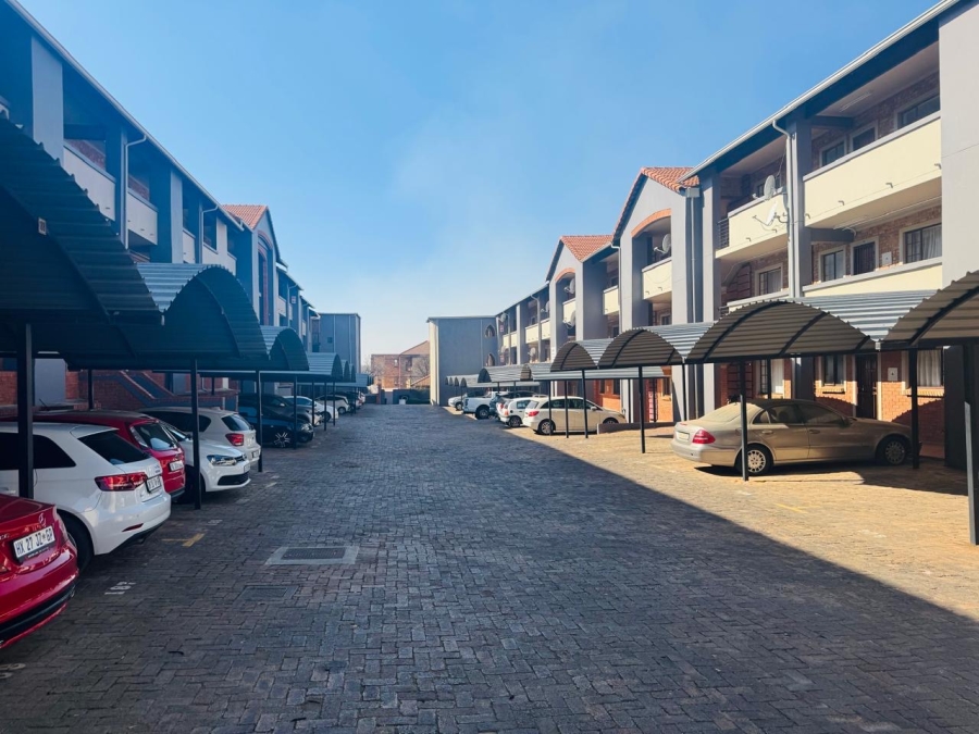 To Let 2 Bedroom Property for Rent in Halfway Gardens Gauteng